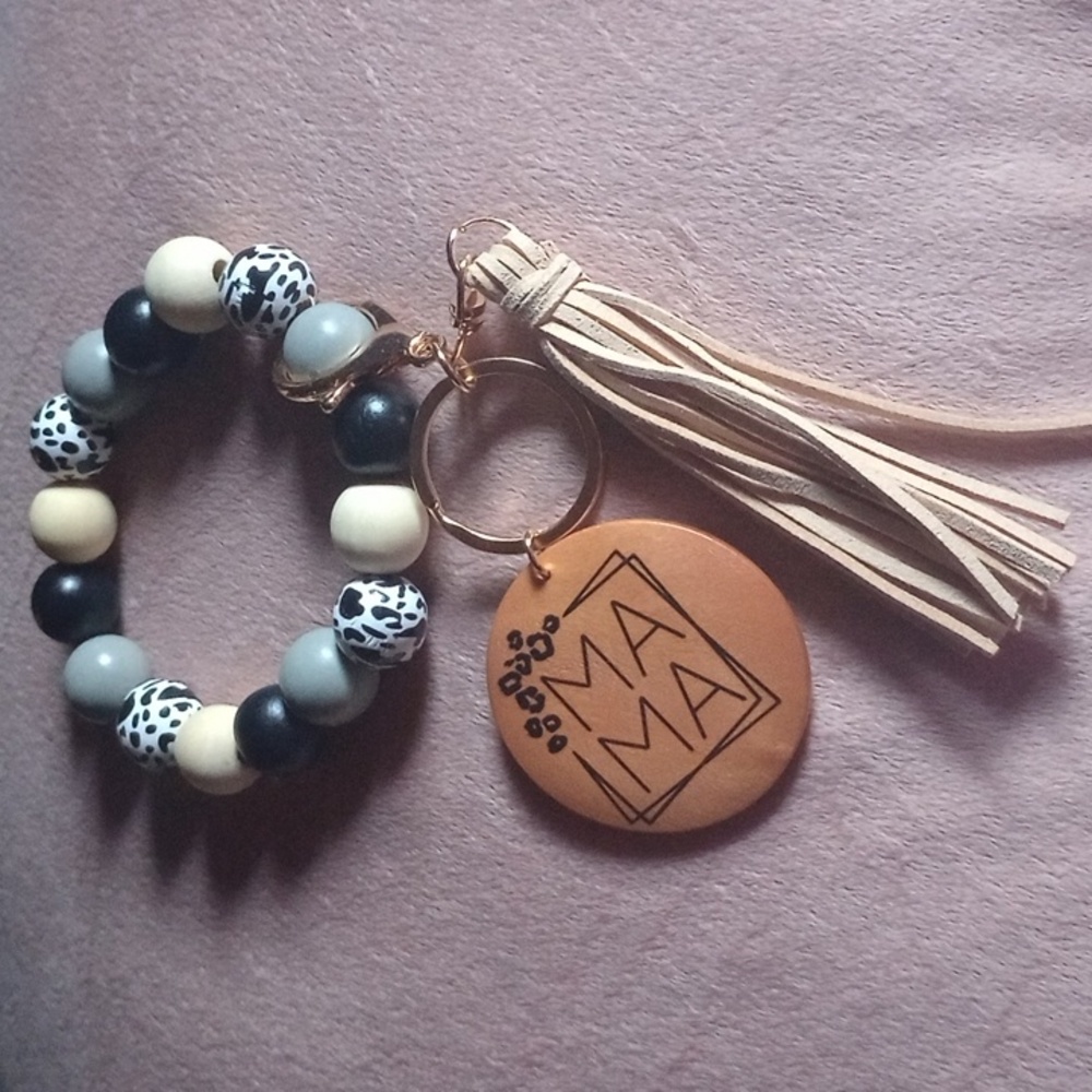 Mama beaded keychain